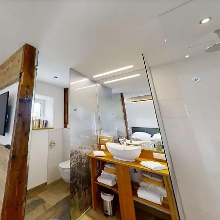 Сasa de vacaciones Graceful Top Floor In With Whirlpool
